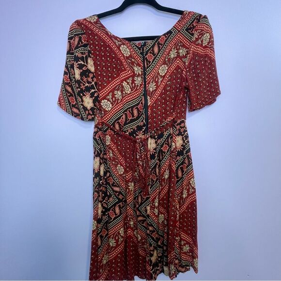 MinkPink Mini Dress Short Sleeve Boho Red Black Floral Patchwork Size Small - Picture 6 of 8